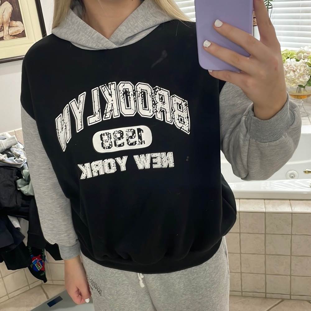 mix color sweatshirt
